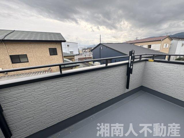 小田原市栢山　新築一戸建てのバルコニー|外からの目が気にならないバルコニーで洗濯物が干せます