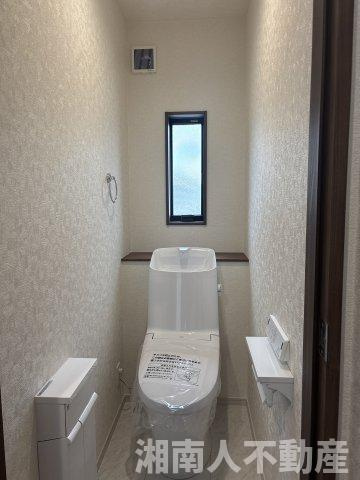 小田原市栢山　新築一戸建てのトイレ|落ち着いたトイレです