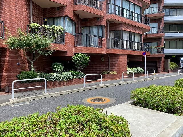 港区南青山１丁目の賃貸マンションのエントランス| 