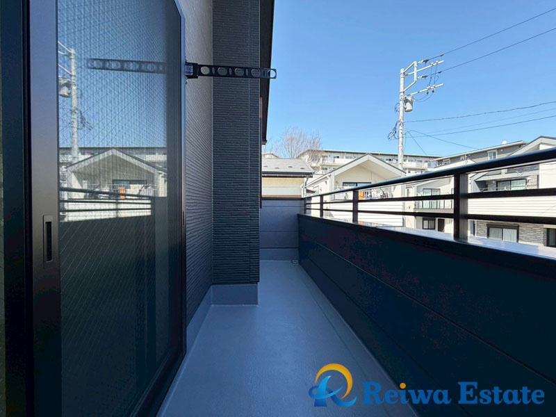 新築戸建　藤沢市大庭のバルコニー|南東・北東にバルコニーがついております。