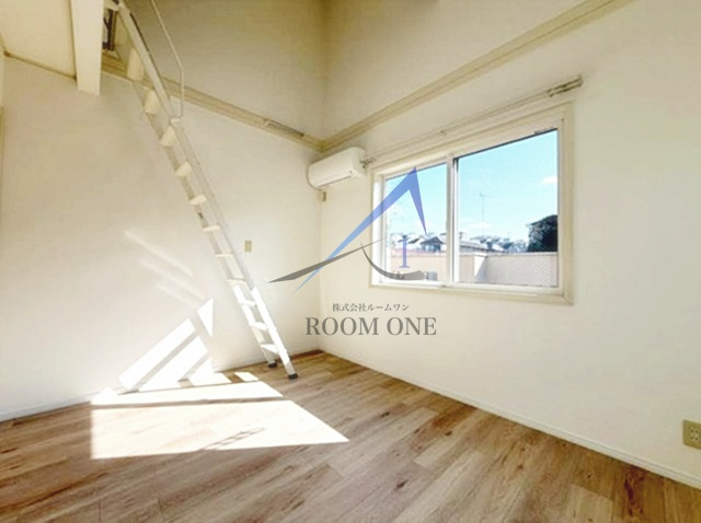 パーシモンハイムアネックスの居間・リビング|洋室のお部屋です。