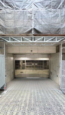 夙川グランドハイツの駐車場