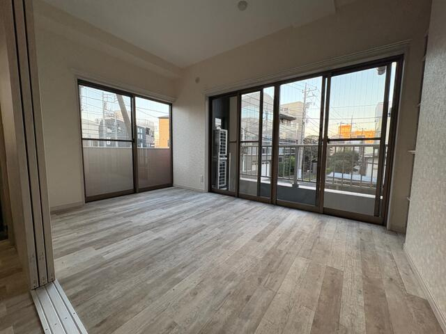 グラン新小岩の洋室