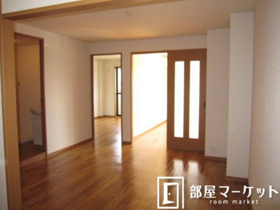 【居間・リビング】 | スカイパーク６ | 同型タイプ