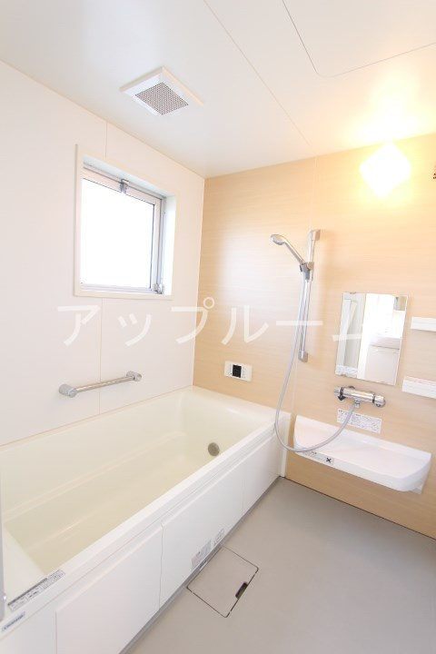 ファミール柏原の浴室