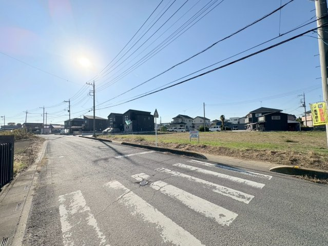 川越市菅間　建築条件なし売地　東武東上線『川越駅』バス17分　【芳野小学区】の前面道路含む現地写真