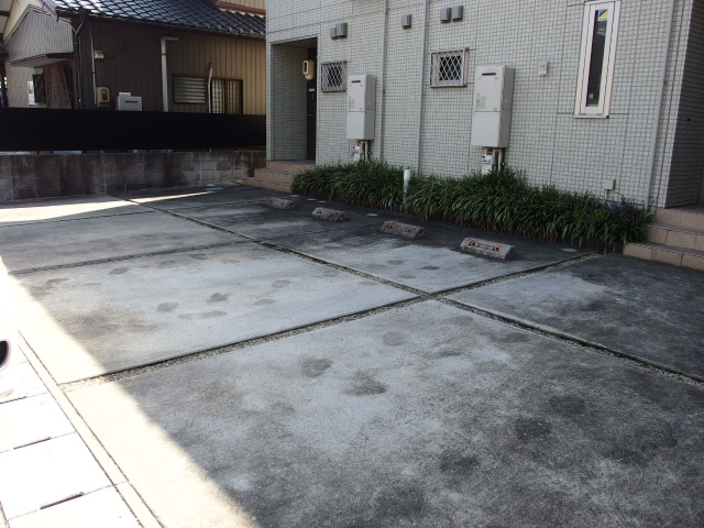 ベルツリーの駐車場