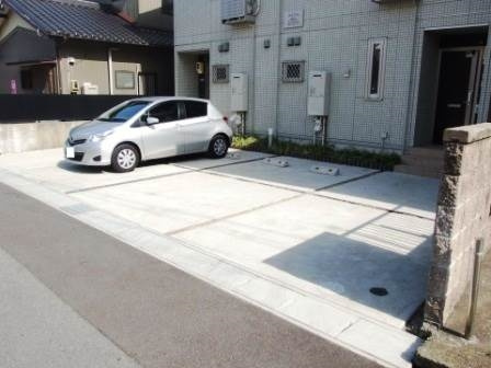 ベルツリーの駐車場