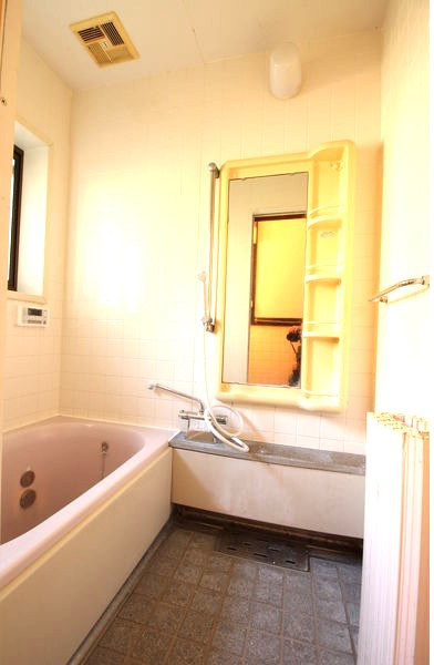 一宮市今伊勢町戸建ての浴室