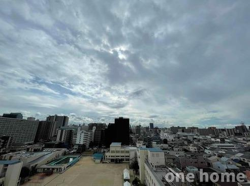 グランドール北大阪の展望|◆南側バルコニーからの眺望です！遮るものがなく遠くまで広がる景色をお楽しみいただけます！
◆淀川花火大会 鑑賞できます！今度の夏はお家からゆっくり眺められます♪