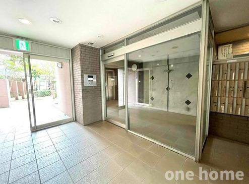 グランドール北大阪のエントランス|◆総戸数68戸！管理良好なマンションです！
◆安心のオートロック完備マンションです！