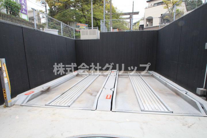 ドゥーエ横濱桜木町の駐車場