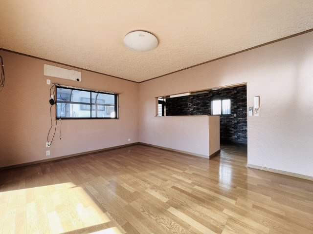 【居間・リビング】 | 児玉郡神川町大字新里　中古戸建