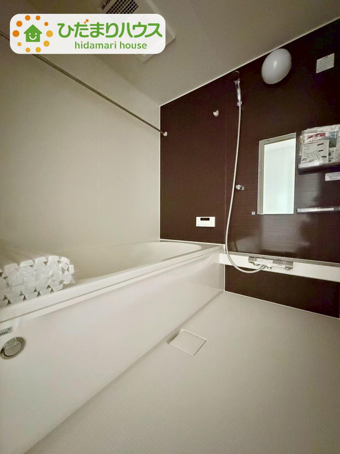 野田市山崎22期　新築戸建　1号棟の浴室|"何歳まで一緒に入ってくれるだろうか・・・。広いお風呂は、お子様と一緒に入るバスタイムがより楽しくなります。"							
