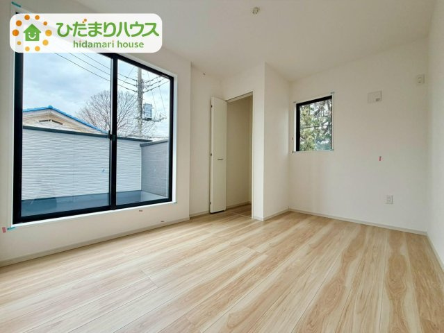 野田市山崎22期　新築戸建　1号棟の洋室|バルコニーに面していて、たっぷり光りの入る明るい子供部屋です！							
