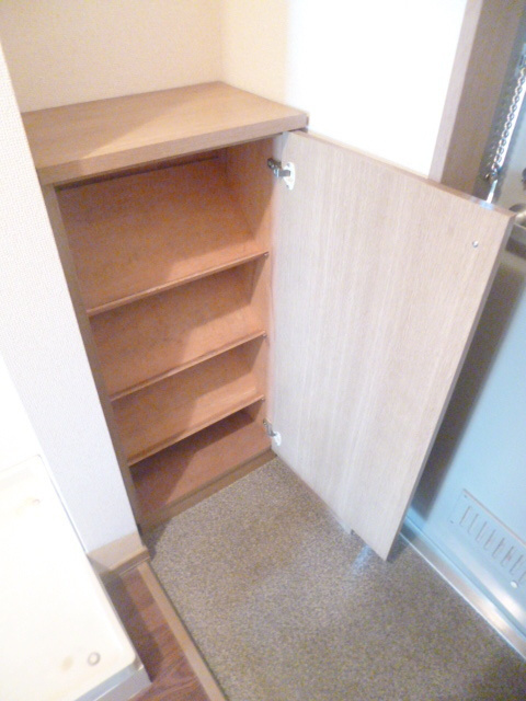 メゾンプライム富士見ヶ丘の玄関|シューズボックス