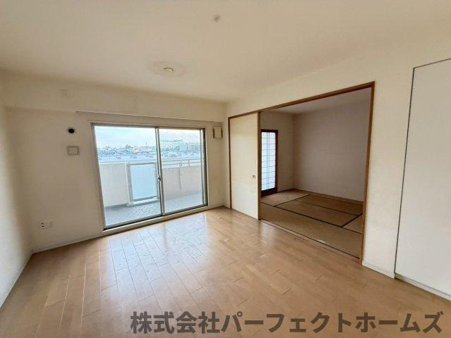 【居間・リビング】の画像