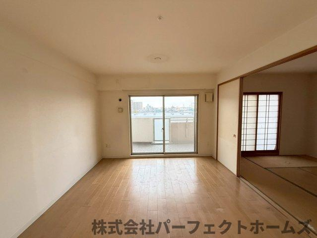 【居間・リビング】の画像