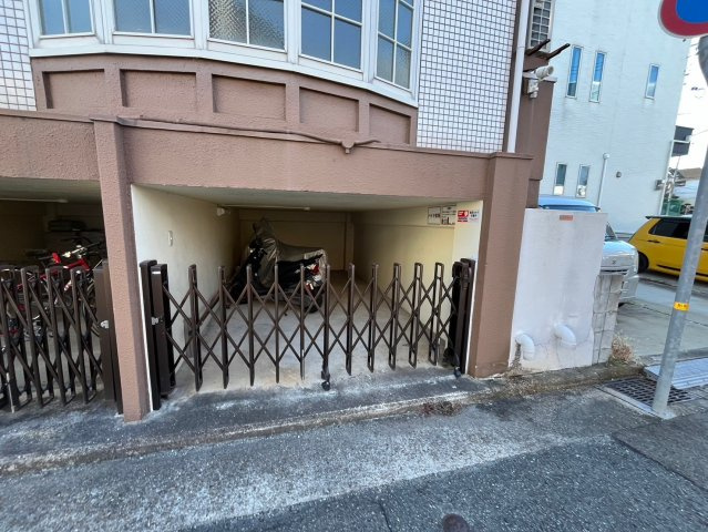 アミティエ山手のエントランス