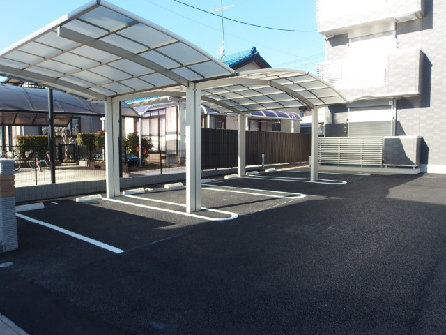 カーサ　ネロビアンカの駐車場