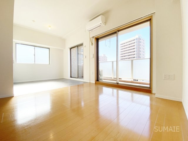 LaSante浦和常盤公園の居間・リビング|明るいリビングです！