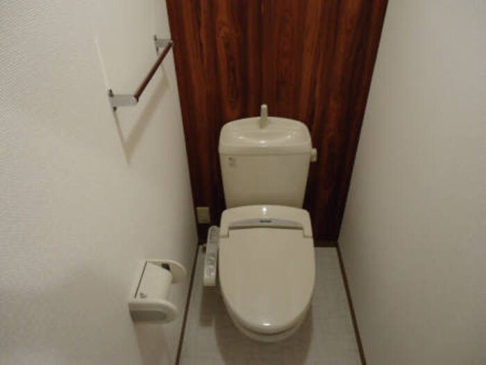 メゾン･テルシャトー B棟のトイレ|清潔感のあるトイレです