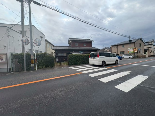 川越市宮元町　建築条件なし売地　西武新宿線『本川越駅』バス9分　【川越小学区】の前面道路含む現地写真