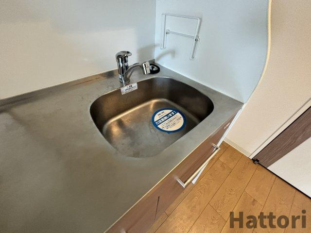 セレニテ新大阪カルムのキッチン