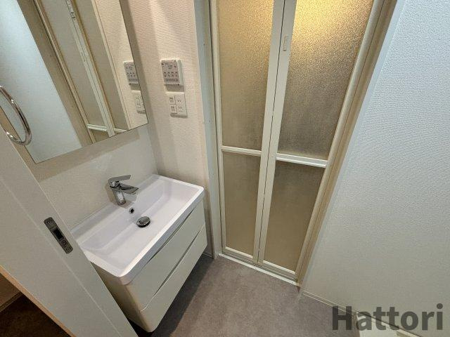 セレニテ新大阪カルムの独立洗面台