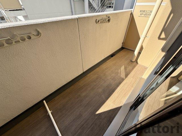 セレニテ新大阪カルムのバルコニー