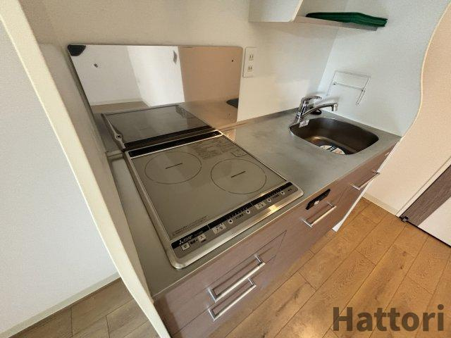 セレニテ新大阪カルムのキッチン