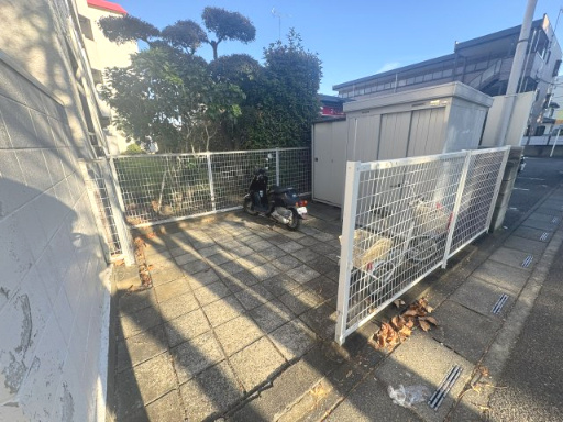 バイク置き場