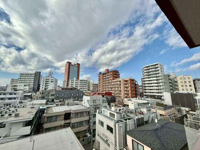 アンバサダー三軒茶屋の展望|2面バルコニーのため、お洗濯物が多いご家庭も安心です。

現地ご見学希望・資料請求などお気軽にお問い合わせ下さい！
03-5990-5201