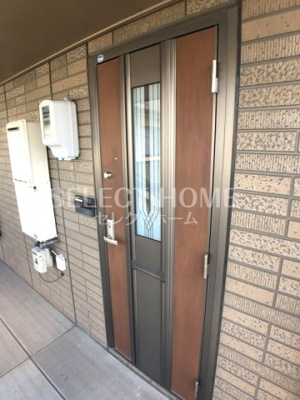 【エントランス】 | モストフィールド上地 | 清潔なエントランスです