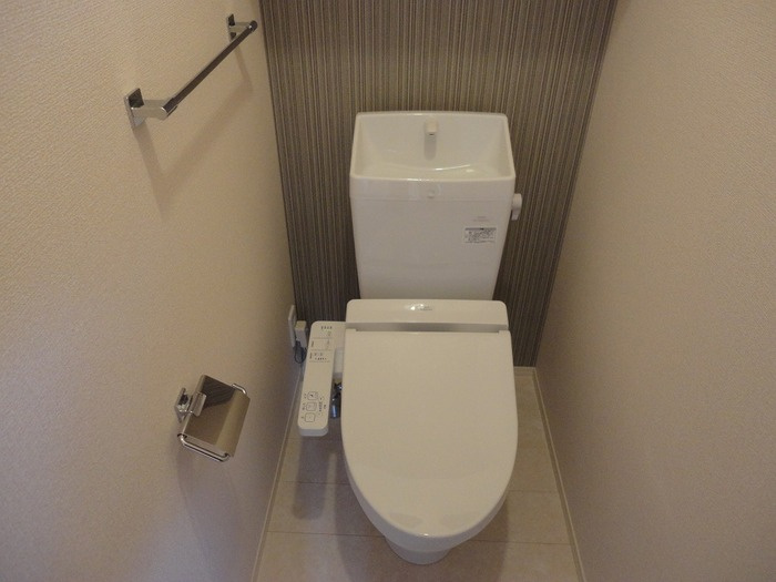 ネオシャトー A棟のトイレ|温水洗浄暖房便座