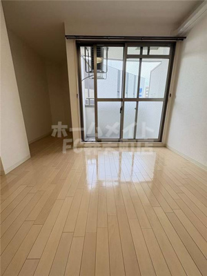 【居間・リビング】 | ラフォンテ阿波座 | こちらのリビングで趣味の時間をお楽しみください