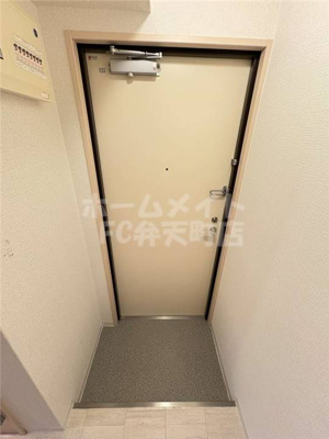 【玄関】 | ラフォンテ阿波座 | 収納もある玄関です