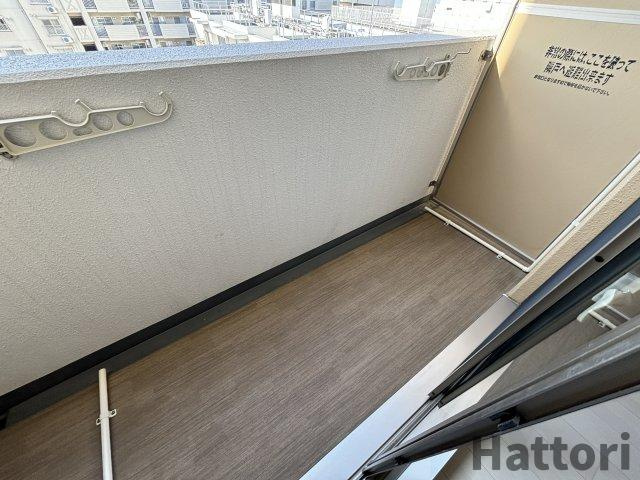 セレニテ新大阪カルムのバルコニー