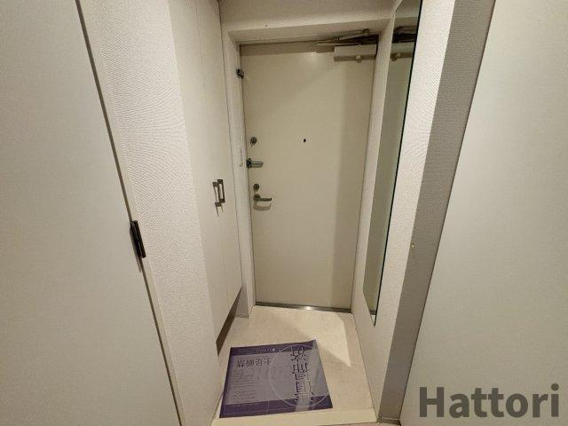 セレニテ新大阪カルムの玄関