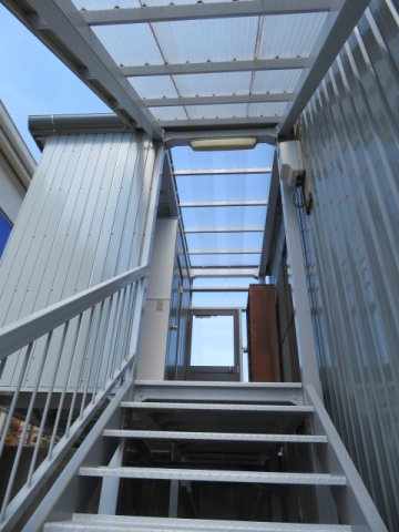 茨坪貸事務所の外観