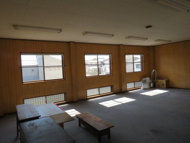 茨坪貸事務所の内装