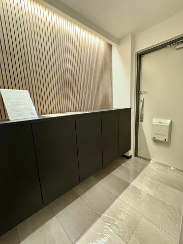 ルミエール二条の玄関