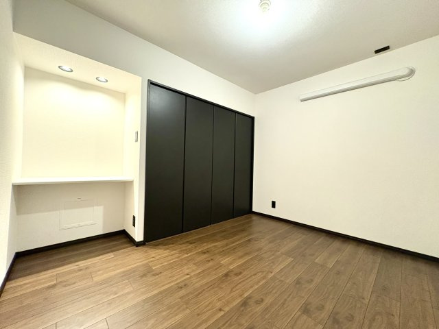 ルミエール二条の洋室