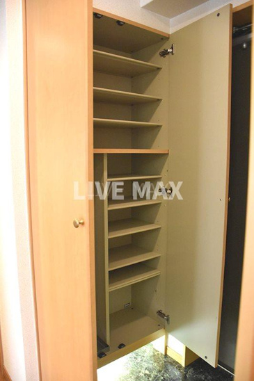 シューズボックス 