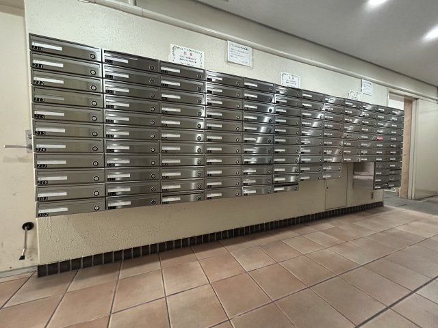 地下鉄東野駅徒歩３分の駅近マンション◆８階部分リフォーム済み３ＬＤＫ住戸◆進和山科ハイライフの設備|郵便受け