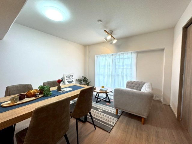 地下鉄東野駅徒歩３分の駅近マンション◆８階部分リフォーム済み３ＬＤＫ住戸◆進和山科ハイライフの居間・リビング|リビング