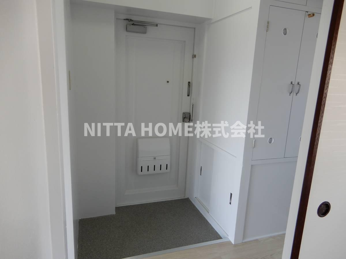 ビレッジハウス篠山2号棟の玄関|収納がついている玄関です(#^^#)