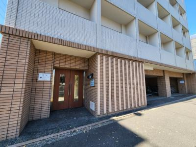 グランドパレス西院東館のエントランス