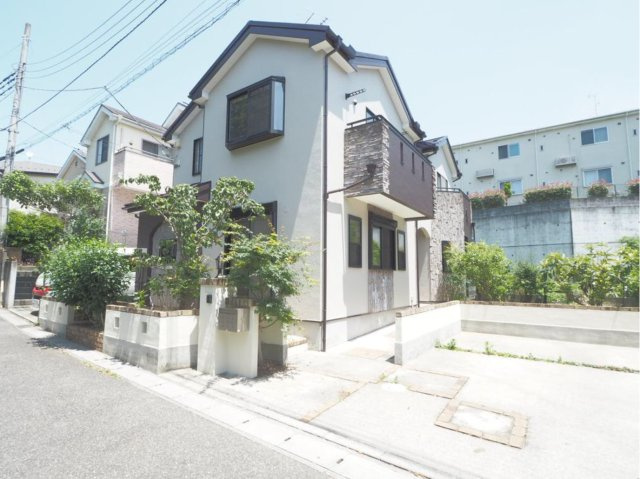 中古戸建　松戸市秋山の前面道路含む現地写真