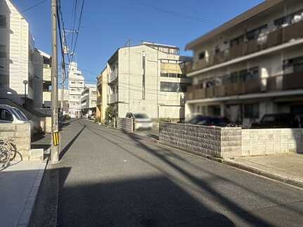 広島市中区舟入幸町　土地(全2区画)の前面道路含む現地写真
